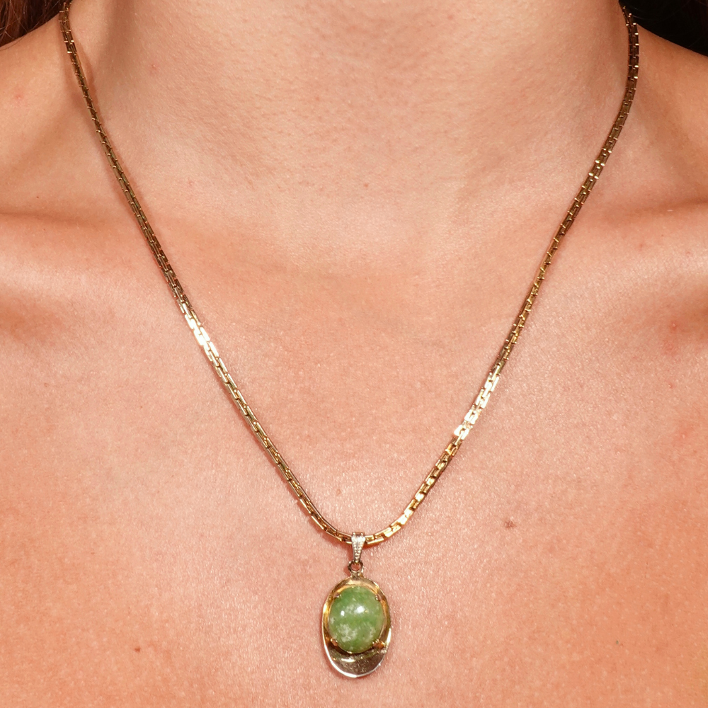 Vintage Green Glass Pendant Necklace